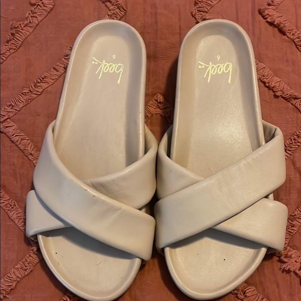 Beek Women's Cream Slide Sandals
